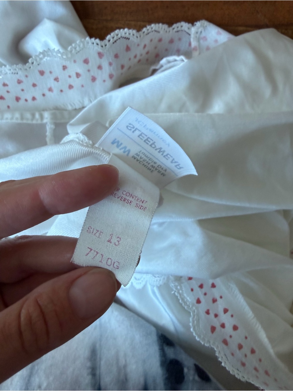 Vintage heart ❤️ Chemise with Red Ribbon - Picture 3 of 8